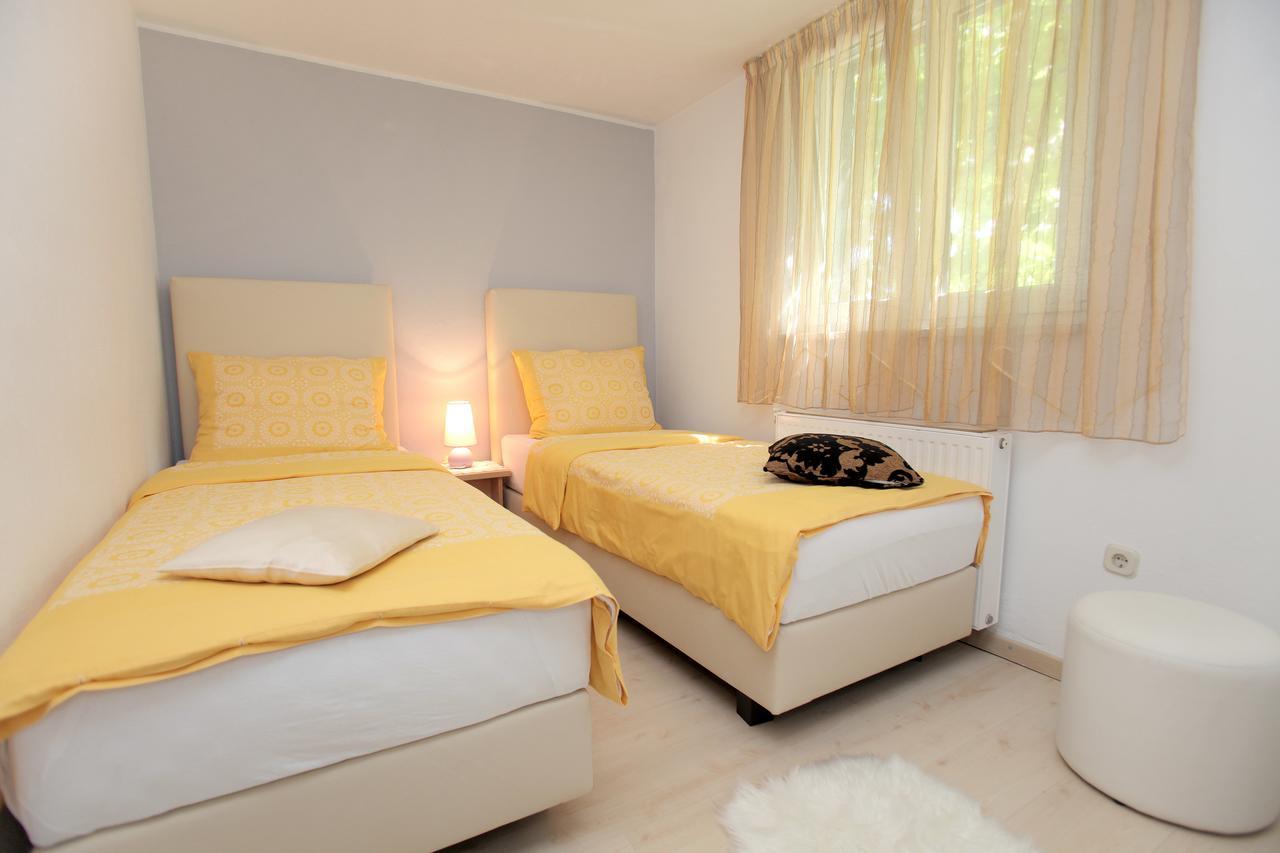 Apartment Eva Trogir Eksteriør billede